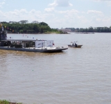 Atraca embarcación con 60 Tn de cemento en Puerto de Guayaramerín, frontera con Brasil