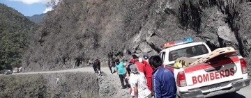 Un muerto en embarrancamiento de vehículo en carretera a Sud Yungas