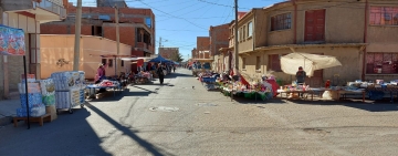 Se expanden puestos en el mercado Kantuta y la alcaldía afirma que no existe autorización