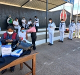 En “Carcaje” aplican primera dosis para proteger del COVID-19 a marineros