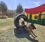 La Armada Boliviana rinde homenaje al mejor amigo del ser humano