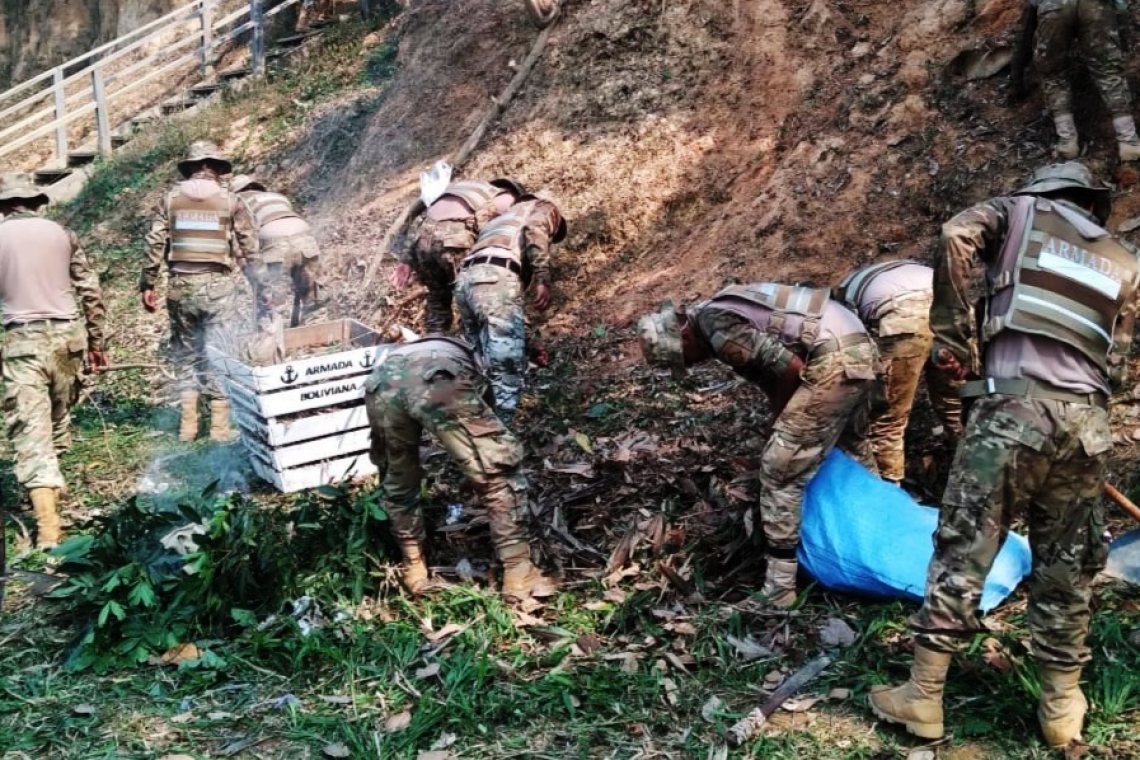 Navales hacen limpieza para prevenir enfermedades endémicas en Porvenir, Pando