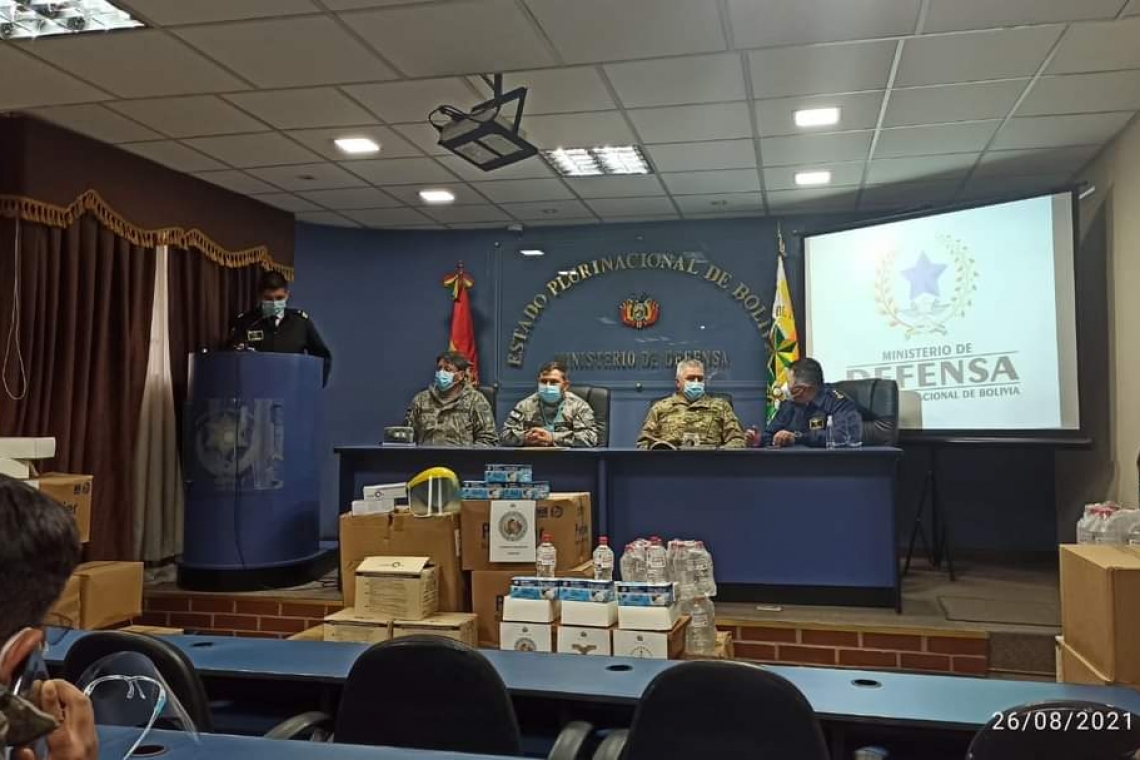 Ministerio de Defensa entrega 21.000 unidades de bioseguridad a las FFAA