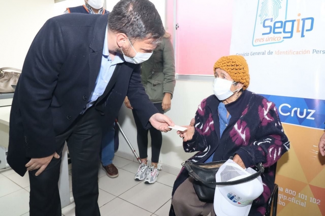 El SEGIP otorga gratuitamente 2.284 cèdulas de identidad a personas de la tercera edad