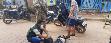 Marinos comisan carne de pollo, desperdicios de animales y cerveza en Pando