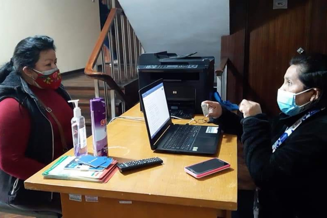 Regularizan situación migratoria de residentes bolivianos en Tacna-Perú