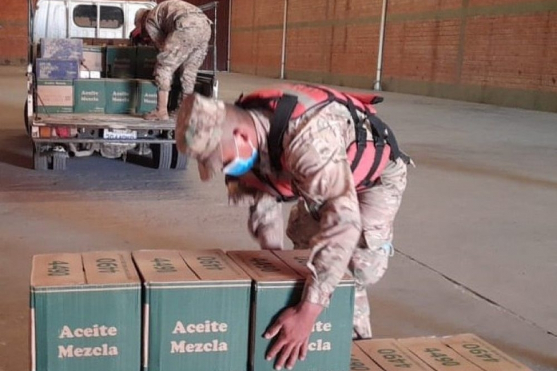 Navales comisan alimentos procedentes del Perú en zonas lacustres del Titicaca