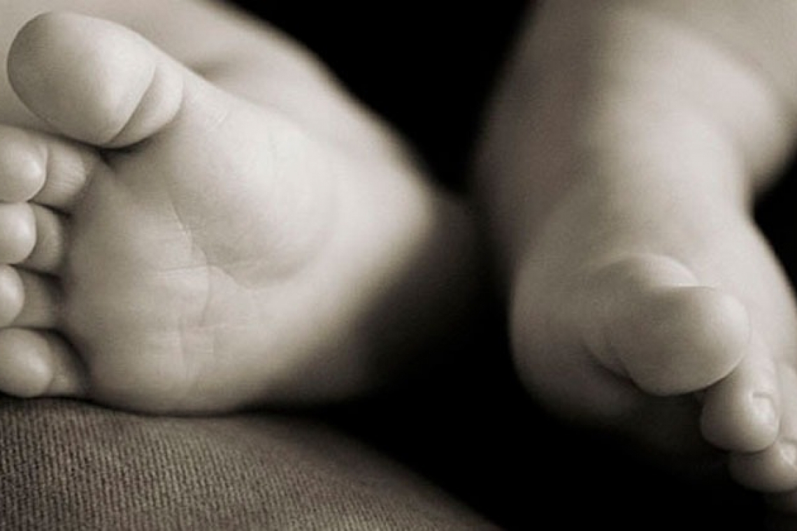 Policía rescatan a dos bebés, uno ofertado por Facebook y otro a cambio de Bs3.000