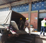 Armada Boliviana entrega a la Aduana mercadería comisada en Copacabana