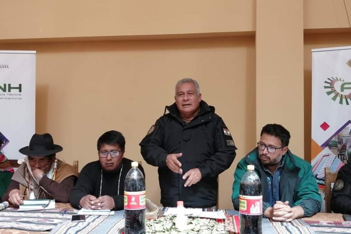 Militares y comunarios de Charaña buscan alianza contra el contrabando