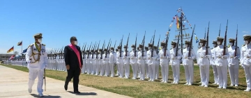 En el 48 aniversario de la Escuela Naval Militar destacan el trabajo de las FFAA