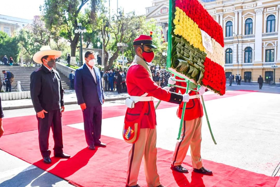 Presidentes de Bolivia y Perú rinden tributo al Mariscal Andrés de Santa Cruz
