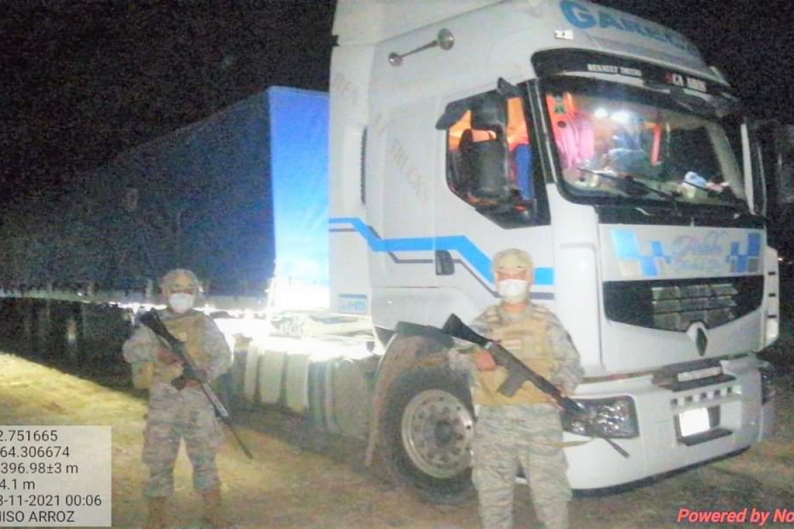 Incautan 850 sacos de arroz y azúcar de contrabando en Bermejo