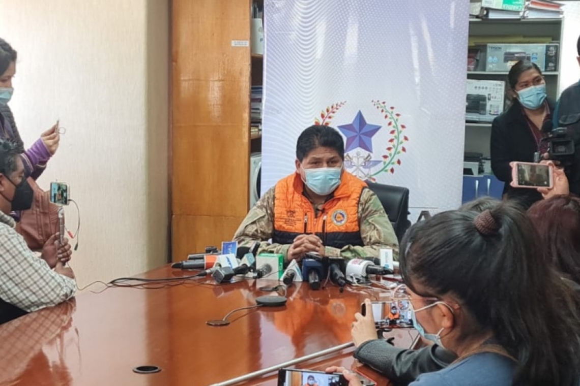 Defensa Civil entrega 10 toneladas de ayuda a afectados por el tornado en Laja