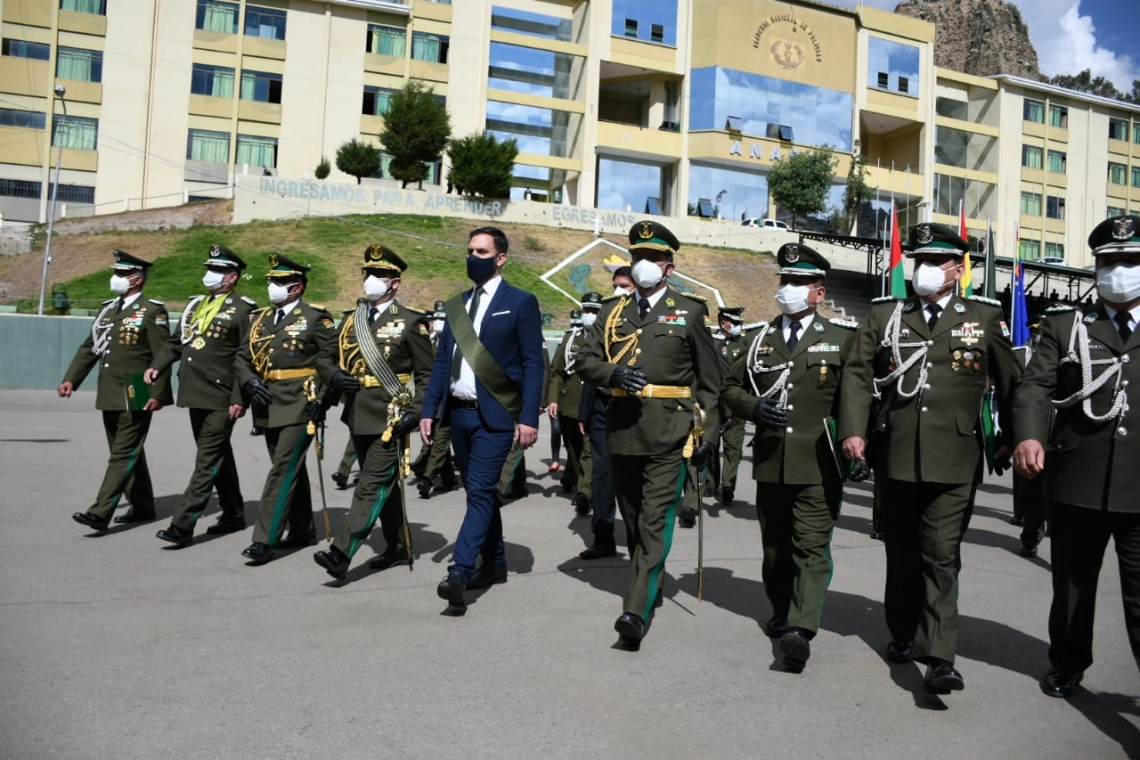 Policía Boliviana reestructura su Estado Mayor y designa directores