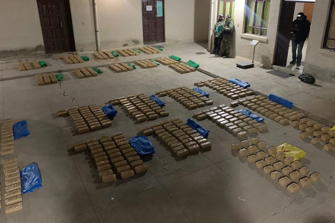 Los 649 kilos de cocaína incautada provenía del Perú y tiene un valor de más de $us. 3 millones