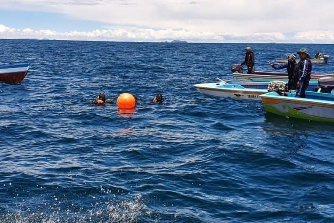 Buzos de la Armada aún buscan al pescador desaparecido en el lago Titicaca