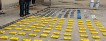 Fiscalía y FELCN capturaran a dos sujetos en posesión de 216 kilos de cocaína en Oruro