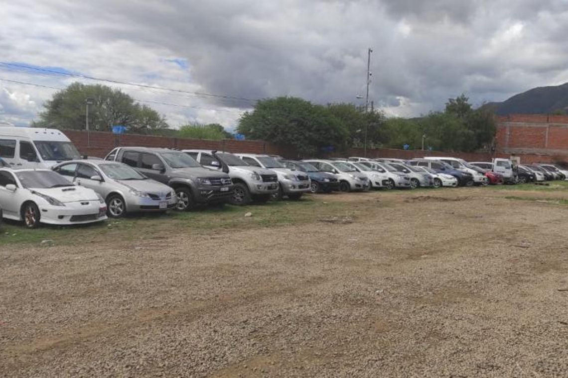 Aduana comisa 21 vehículos "chutos" valuados en Bs 3 millones en Tarija