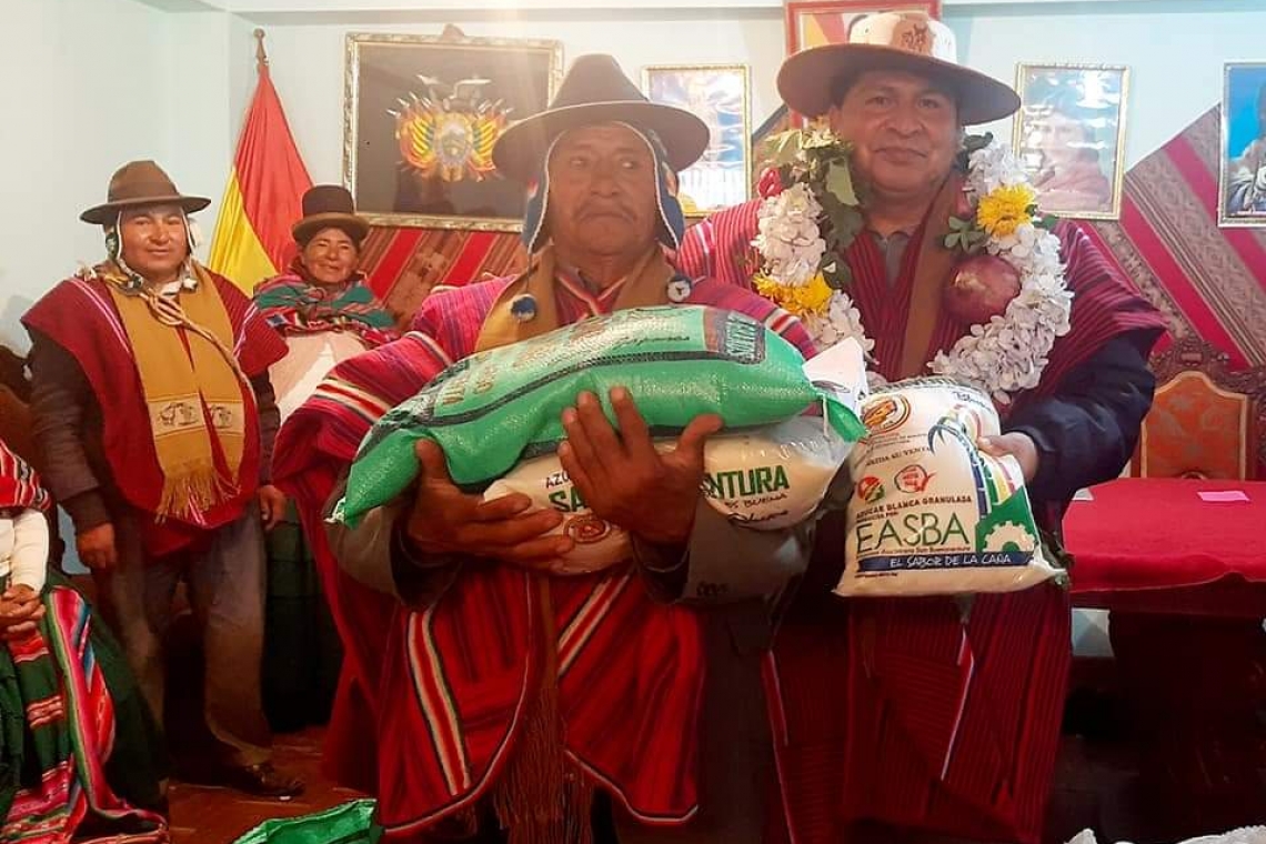 Defensa Civil entrega 11,8 toneladas de ayuda humanitaria en Ayo Ayo