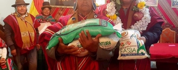 Defensa Civil entrega 11,8 toneladas de ayuda humanitaria en Ayo Ayo