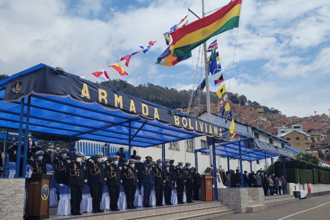 Armada gradúa a 180 suboficiales y sargentos de la unidad académica de “Posgrado Naval”