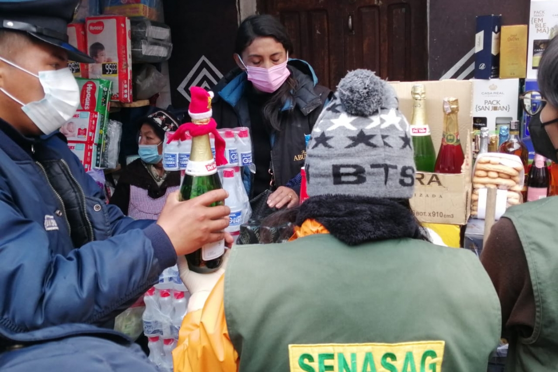 Por Navidad se realizan operativos y se comisa productos sin registro sanitario 