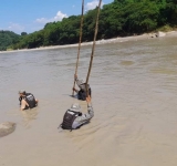 Marinos recuperan cuerpo de hombre en el Río Bermejo en Tarija