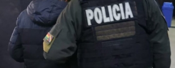 Migración detecta falso carnet de vacunación