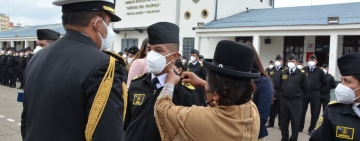 Armada Boliviana cumple con imposición de grados al personal que ascendido el 2021