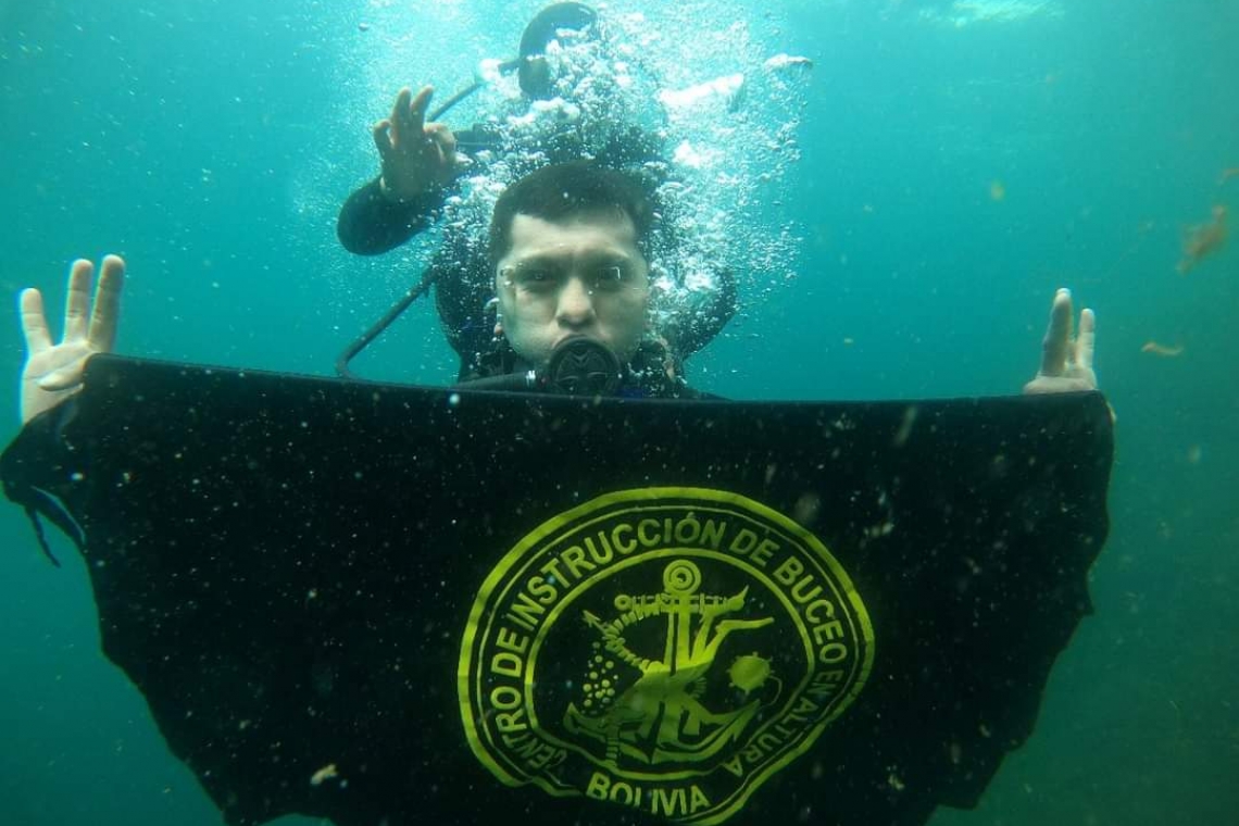 CIBA capacita en buceo en altura a nuevos oficiales de la Armada Boliviana