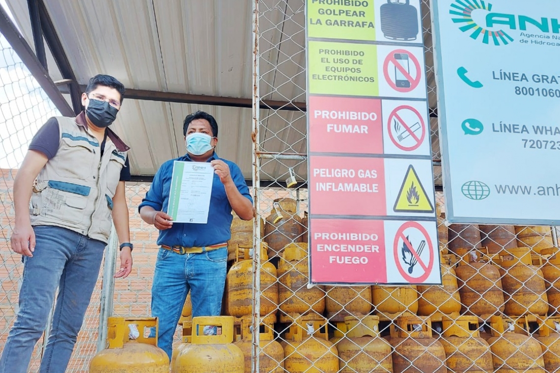 ANH entrega licencias de operaciones para venta de Gas en Riberalta