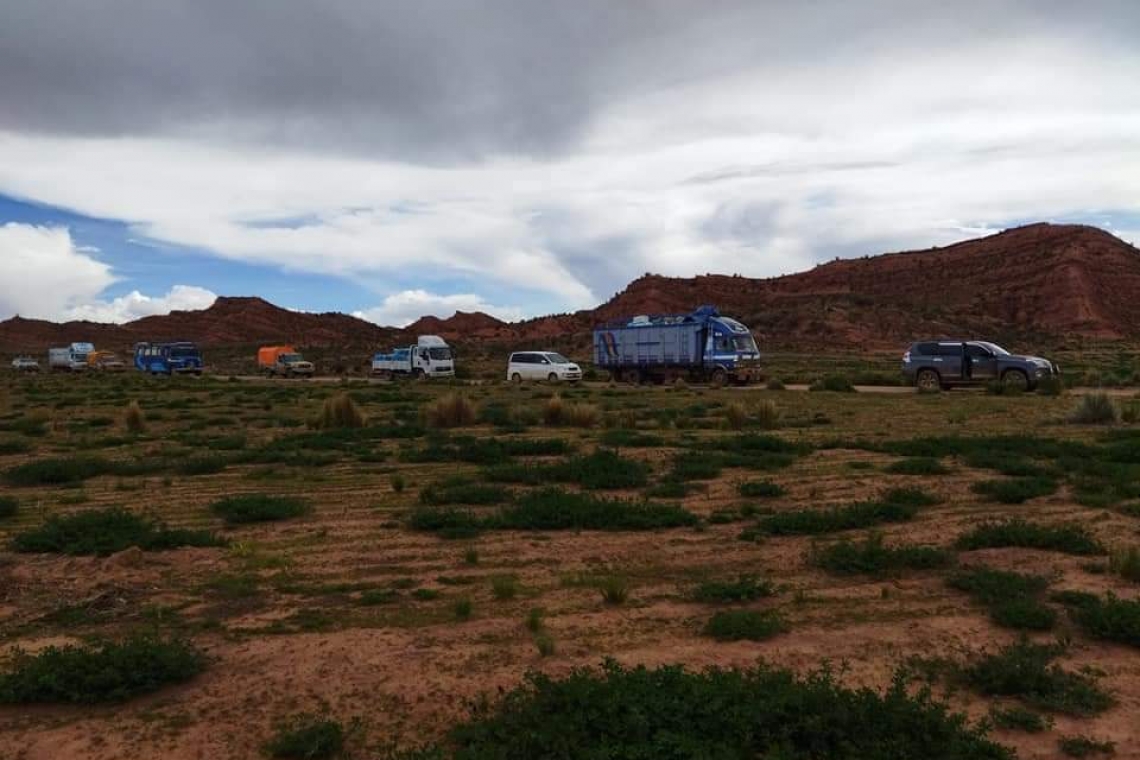 Contrabandistas armados se desplazan en caravanas de 40 camiones