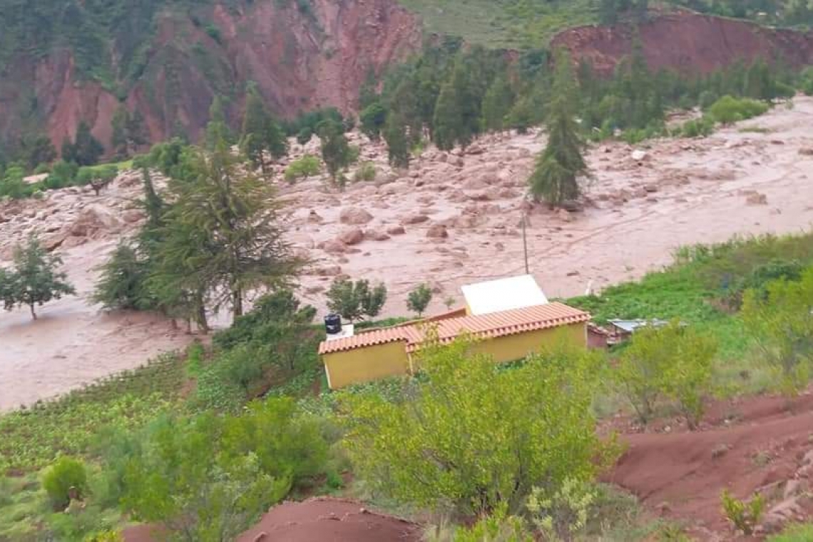 Equipos de rescate buscan a dos personas desaparecidas en comunidad Tumpeca 