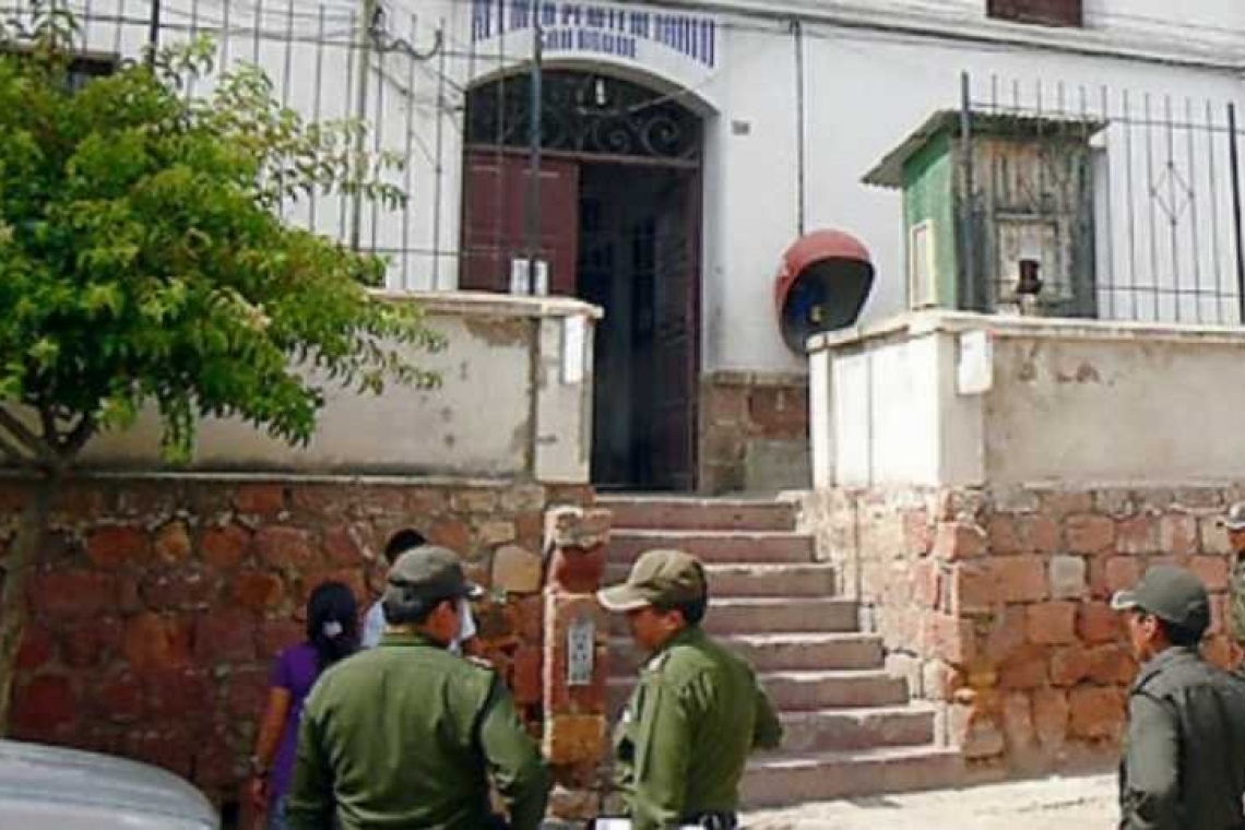 Encarcelan a juez por facilitar con detención domiciliaria a violador en Chuquisaca