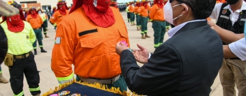 Condecoran a militares que sofocaron incendios forestales en Argentina