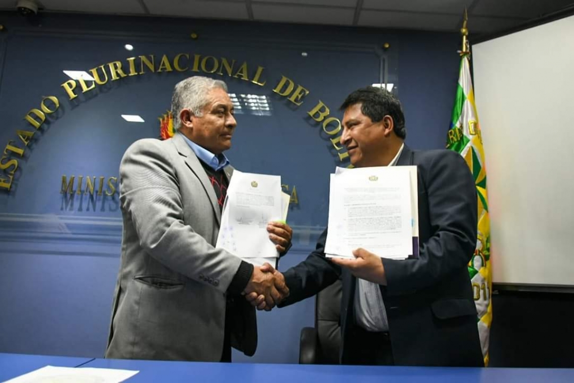 Militares y AGEMED pactan contra el contrabando de medicamentos