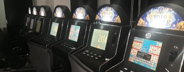 AJ comisa 56 máquinas de juego y Bs 22.000 en Santa Cruz