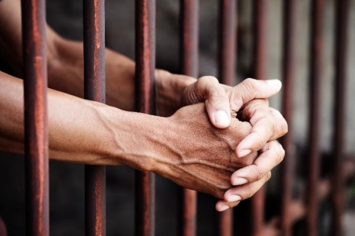 Sentencian a 10 años de cárcel a tres "tragones" de 258 capsulas de cocaína 