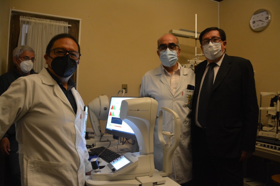 CNS-Chuquisaca se fortalece con moderno equipo de salud para oftalmología