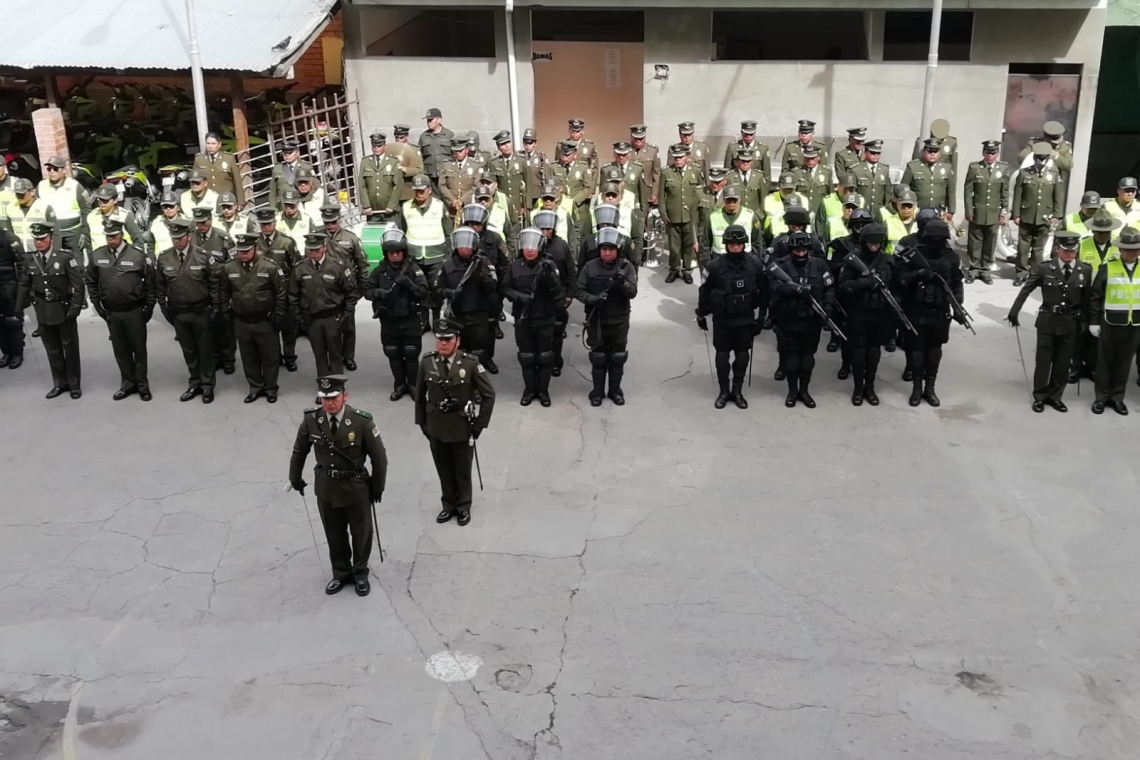 Policía incrementa 100 efectivos en la ciudad de El Alto y relanza Radio Patrulla 110