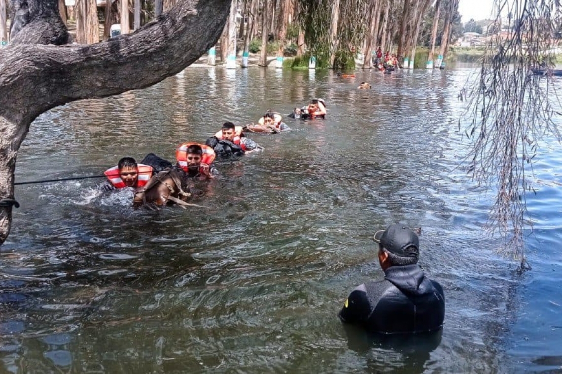 Armada entrena a 100 efectivos para tareas de rescate en agua y montaña