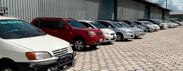 Aduana incauta 26 vehículos “chutos” valuados en Bs 1,2 millones