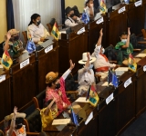 Niños aprueban simbólicamente propuesta ley para proteger a huérfanos por feminicidio