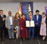 Legislativo entrega reconocimiento póstumo a Carlos Palenque