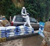 Militares comisan 7 vehículos y productos en zonas fronterizas aledañas a Chile y Argentina