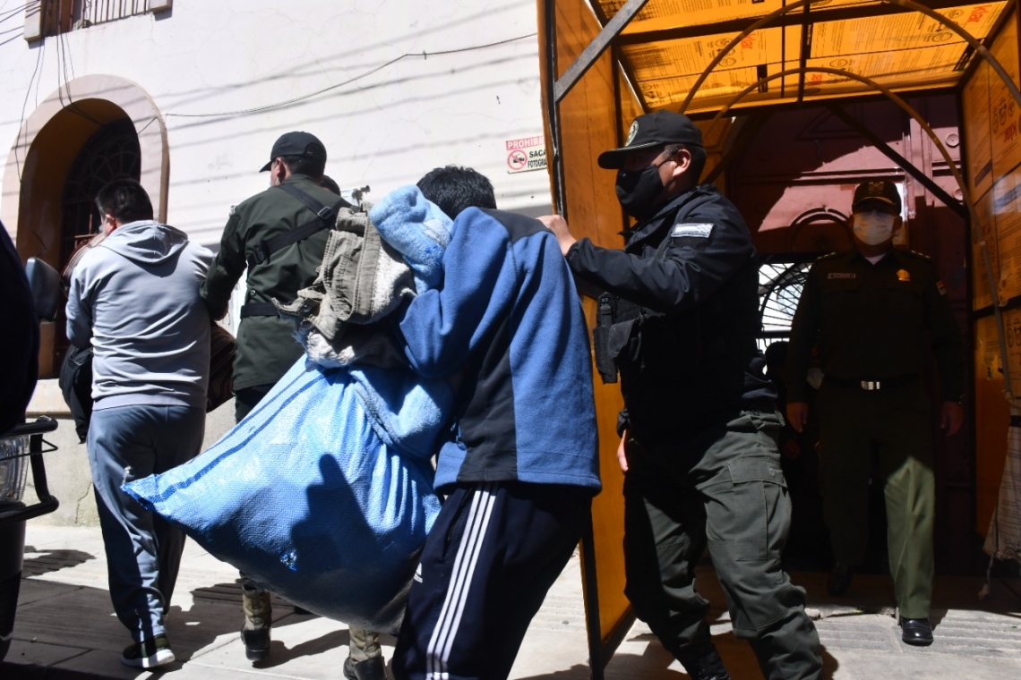 Remueven a tres implicados en extorsión de San Pedro a la cárcel de Chonchocoro