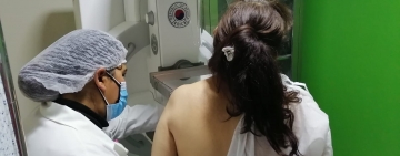 Con la entrega de equipo inician campaña de prevención y detección del cáncer de mama