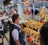 Verifican que bajó el precio de la carne de pollo y cerdo en Santa Cruz