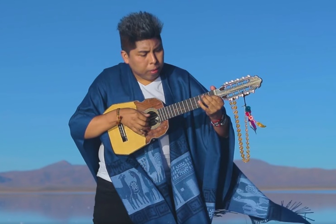 Cesar Requena vuelve a sorprender con un cover de Michael Jackson en charango